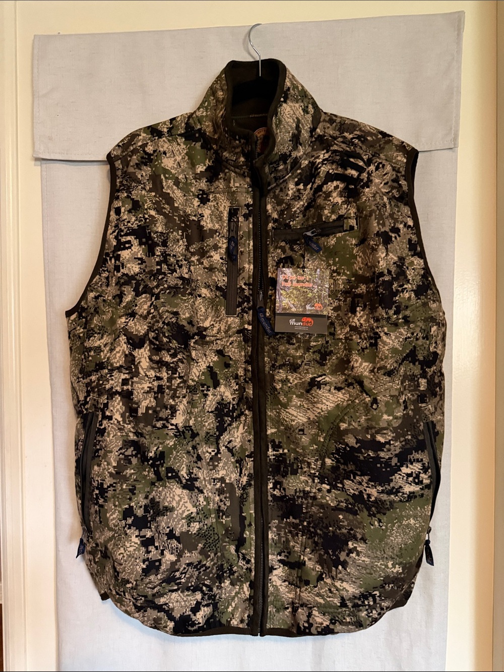 Camouflage Quilted Hunting Vest in Green, Black, Tan
